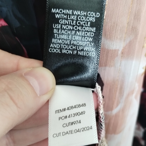 Torrid Tie Front Maxi Kimono In Dasha Ditsy Floral Deep Black Plus Size 4X - Picture 9 of 9